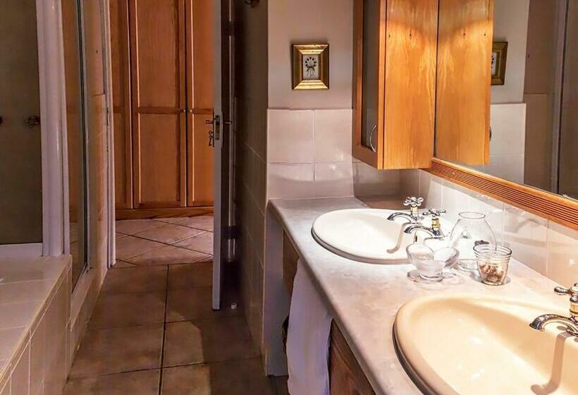 デラックスルーム, Waters On Willows