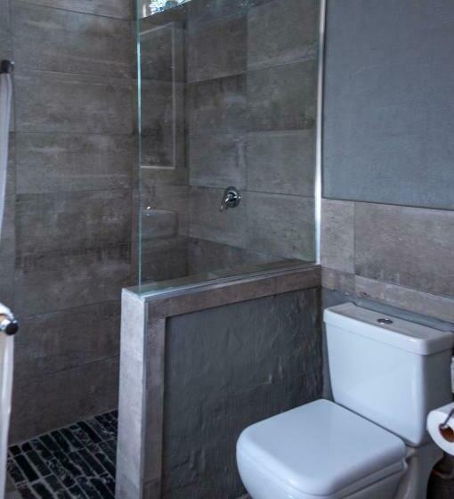 エコノミールーム, Waters On Willows