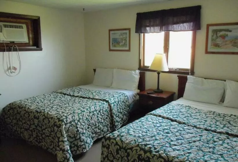 Talo 3 Makuuhuonetta, Plantation Motel