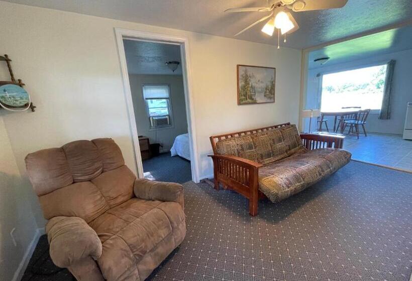 1间卧室的房子, Plantation Motel