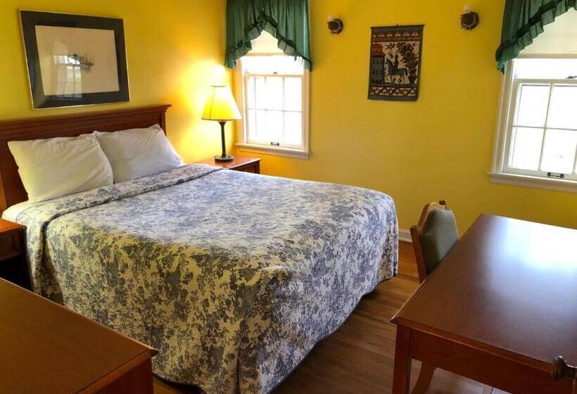 4间卧室的房子, Plantation Motel