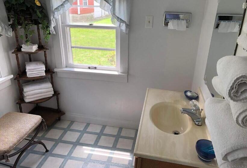 4间卧室的房子, Plantation Motel