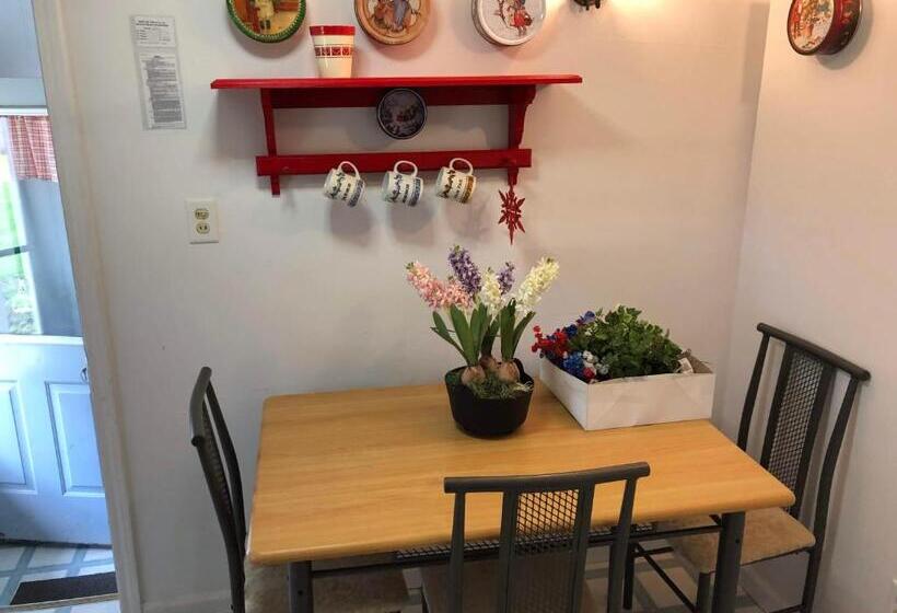 4间卧室的房子, Plantation Motel