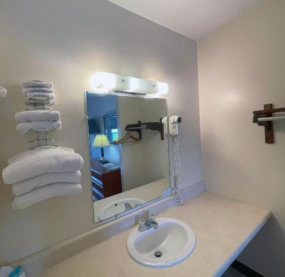 带2个卧室的套房, Plantation Motel