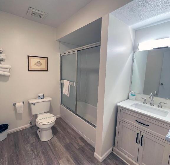 带2个卧室的套房, Plantation Motel