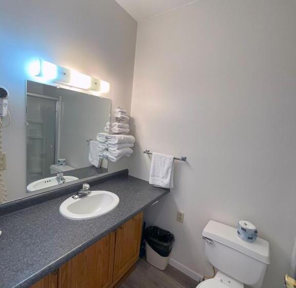 套房带泳池景, Plantation Motel