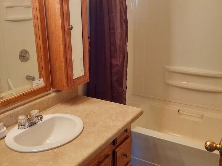 豪华房间, Plantation Motel