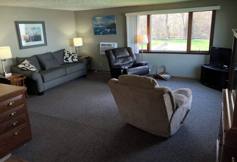 1间卧室的房子, Plantation Motel