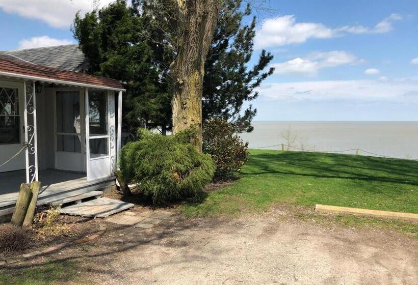 3间卧室的房子, Plantation Motel