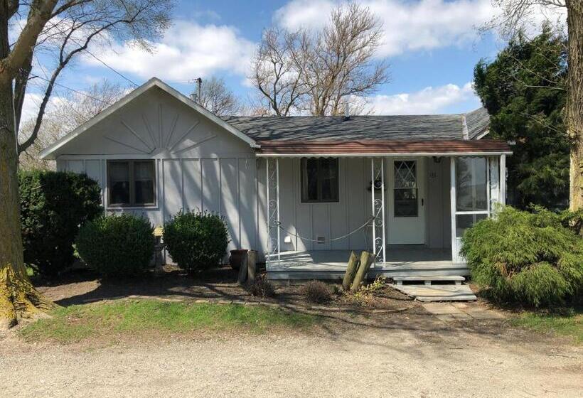 3间卧室的房子, Plantation Motel