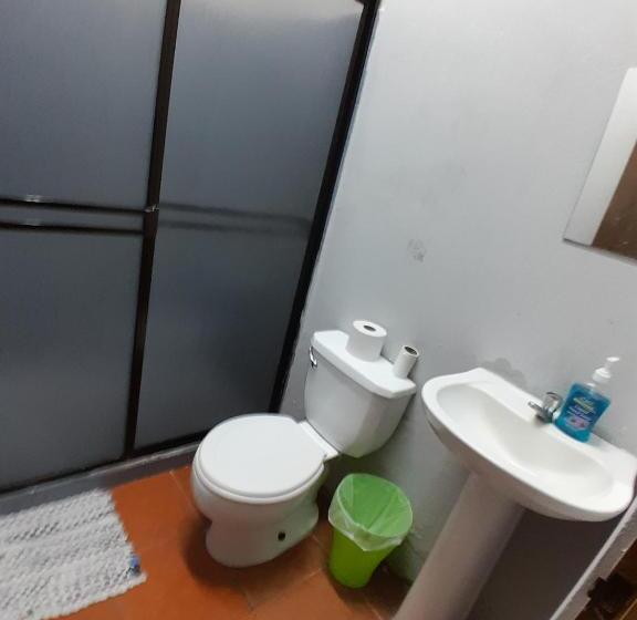 اتاق استاندارد سه نفره, Hospedaje Yunandre