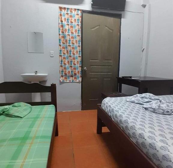 اتاق استاندارد با سرویس بهداشتی مشترک, Hospedaje Yunandre