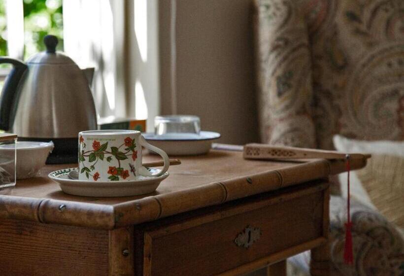 스탠다드 룸 킹사이즈 침대, The Montagu Coach House