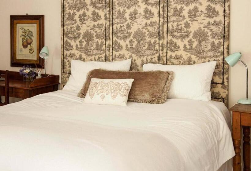 스탠다드 룸 킹사이즈 침대, The Montagu Coach House