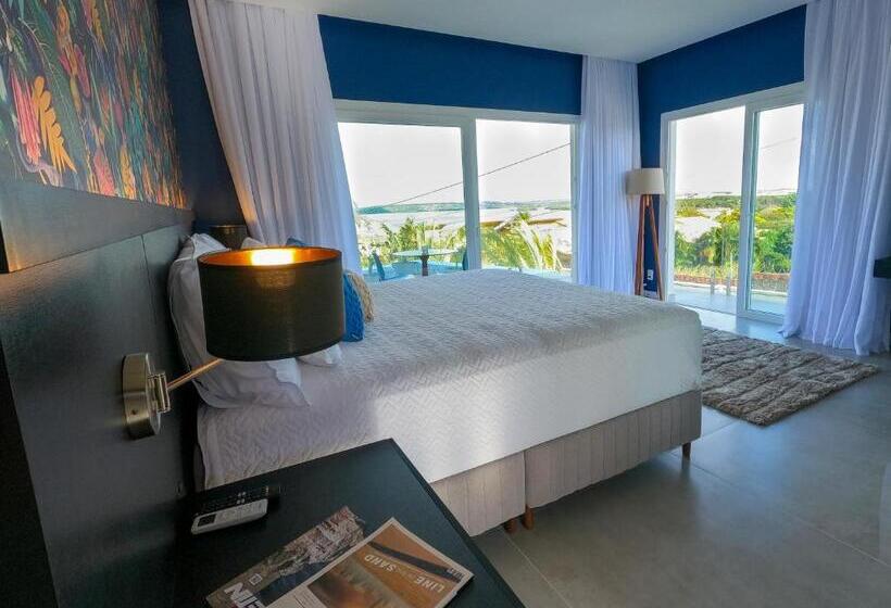 Suite with lake view, The View