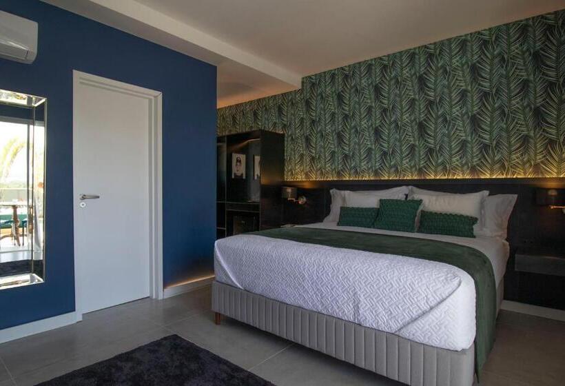 Люкс Вид на Бассейн, The View