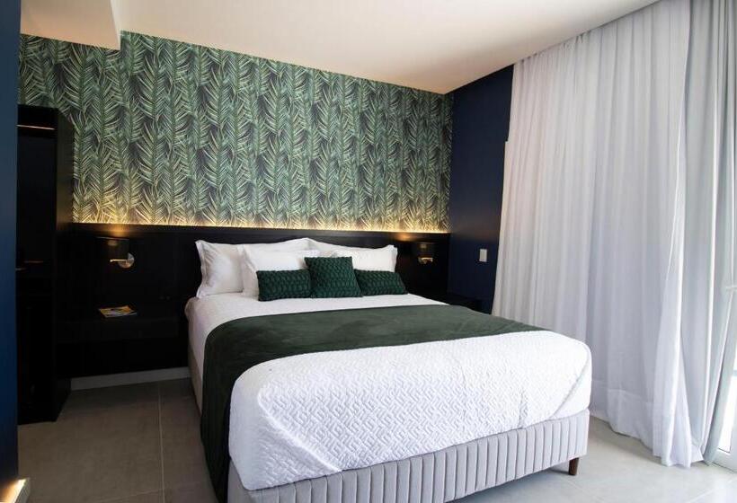 Люкс Вид на Бассейн, The View