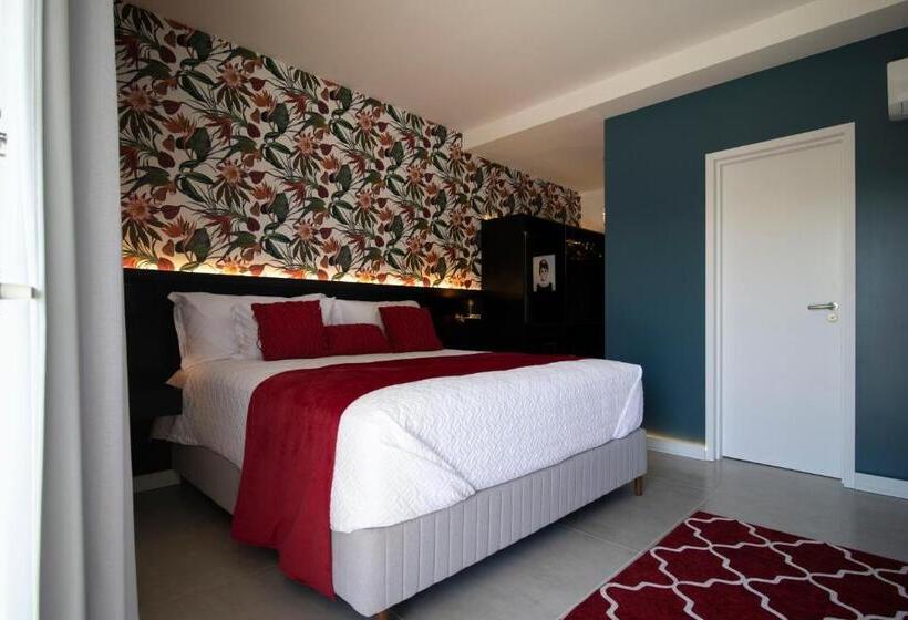 Люкс Вид на Бассейн, The View