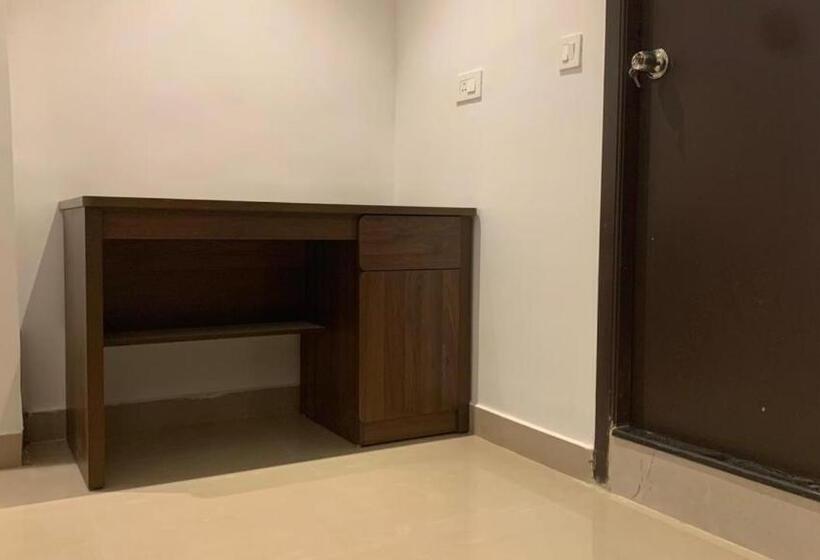 Habitació Deluxe, G R B Hotels Aishwarya Grand