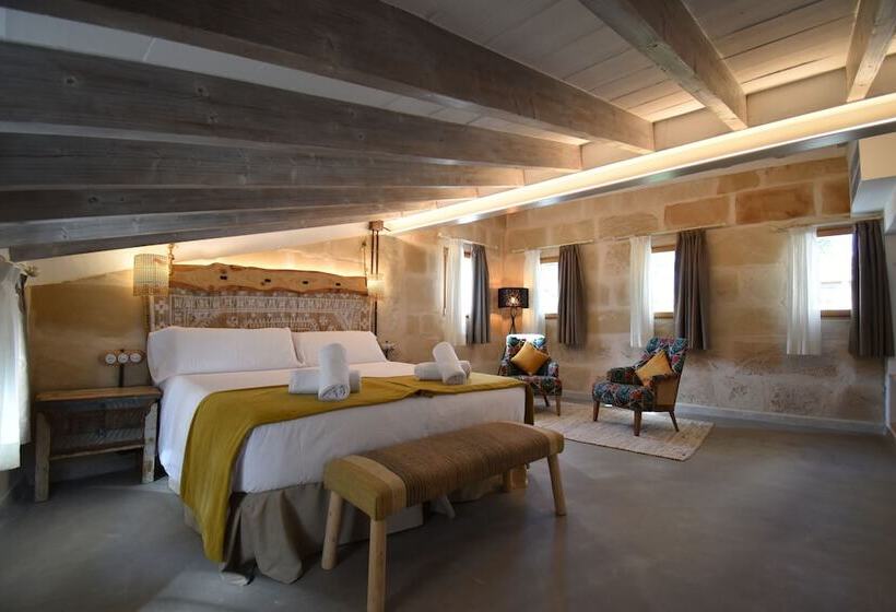 غرفة سوبيريور, Calvario Plaza