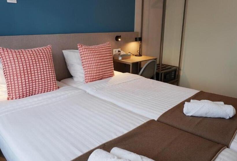 Quarto Estandar, Fogo Amsterdam