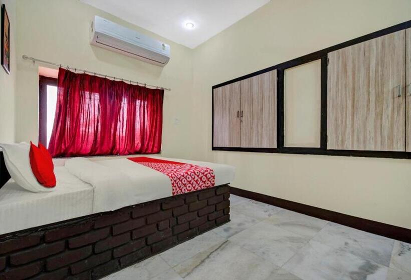 트리플 클래식 룸, Oyo Flagship Leo Club