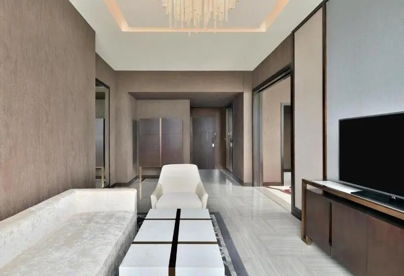 Executive Suite King Bed