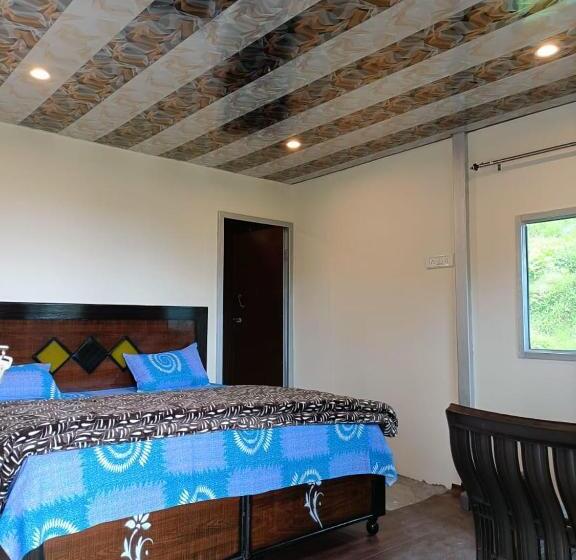 غرفة ديلوكس عائلية, Shivam Hillview