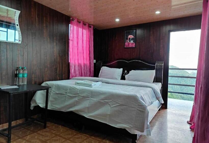 غرفة ديلوكس عائلية, Shivam Hillview