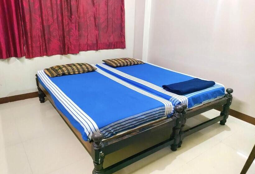 标准间, Chitramoola Tourist Home   Opp Temple Only 20 M