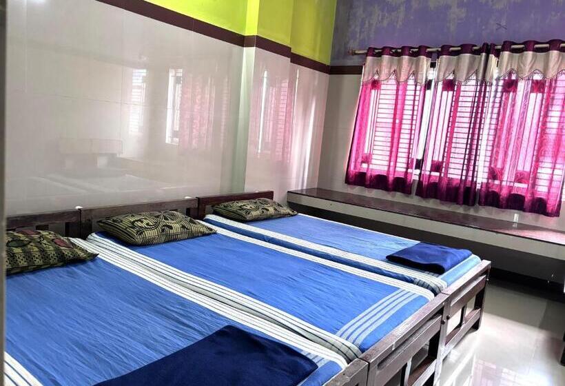 经济型三人房间, Chitramoola Tourist Home   Opp Temple Only 20 M