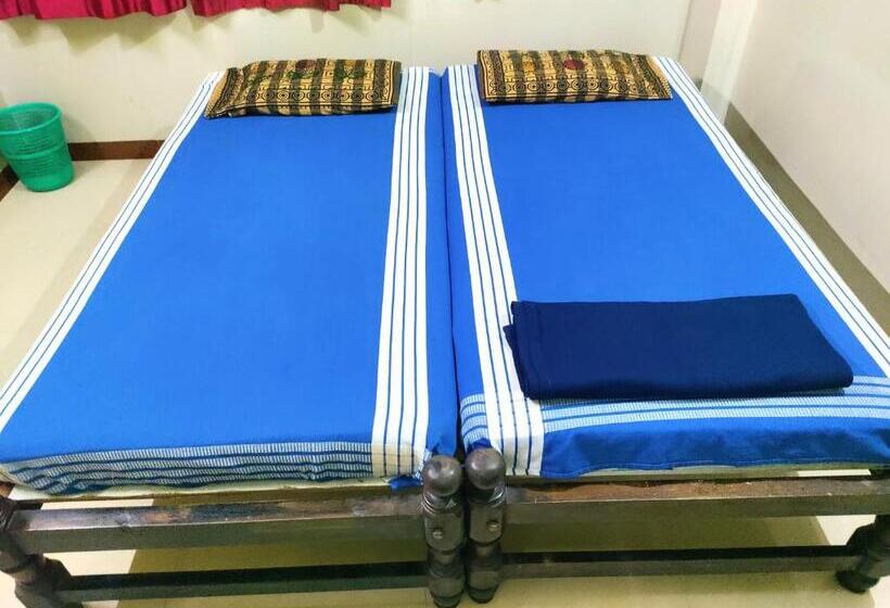 标准间, Chitramoola Tourist Home   Opp Temple Only 20 M