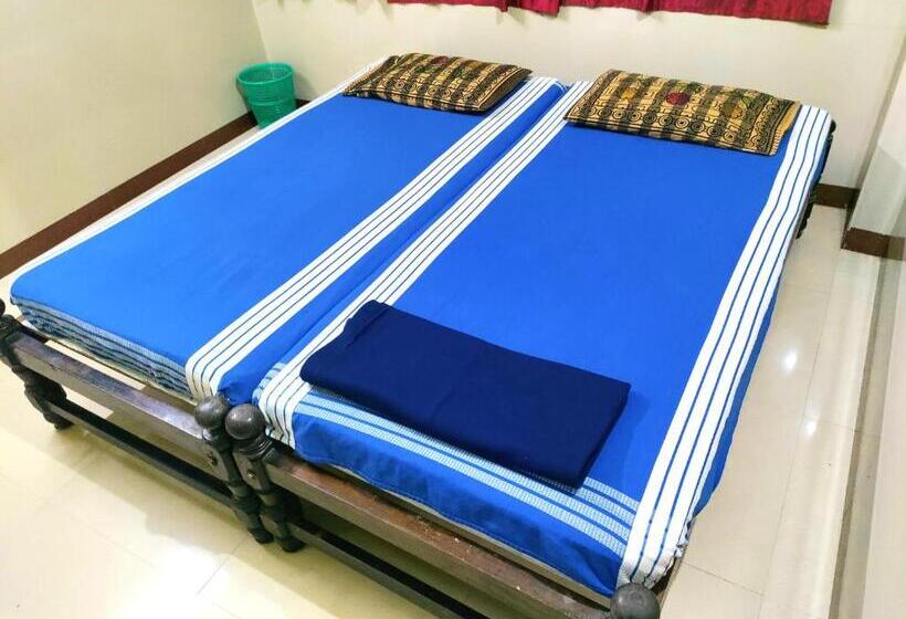 标准间, Chitramoola Tourist Home   Opp Temple Only 20 M