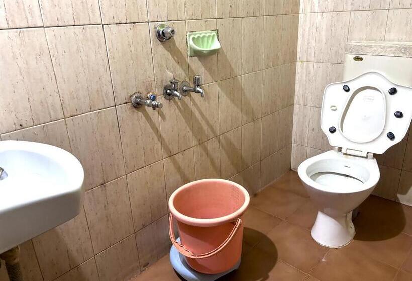 经济型三人房间, Chitramoola Tourist Home   Opp Temple Only 20 M