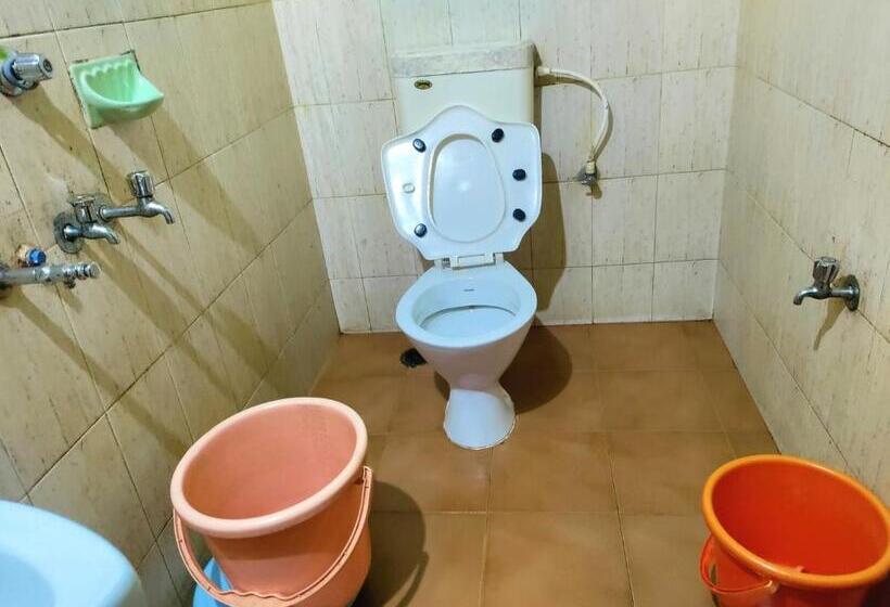 经济型三人房间, Chitramoola Tourist Home   Opp Temple Only 20 M