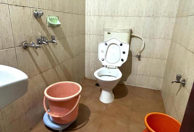 经济型三人房间, Chitramoola Tourist Home   Opp Temple Only 20 M