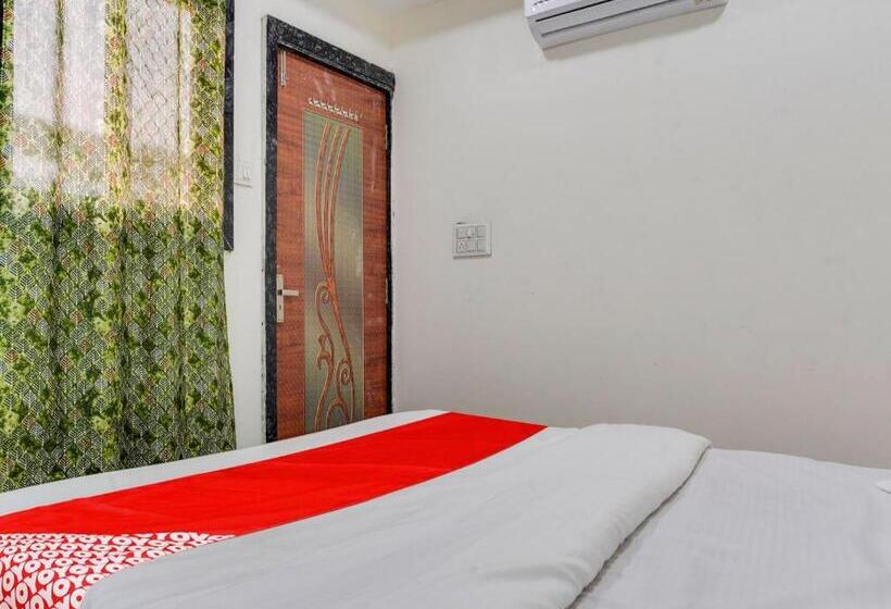 트리플 클래식 룸, Shivansh