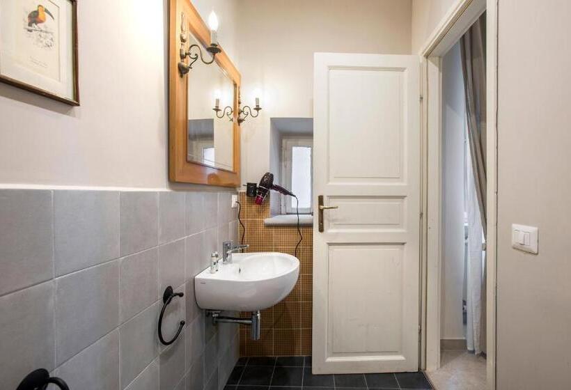 اتاق لوکس, B&b La Sosta   Vista Esclusiva Chiesa Di Santa Rosa