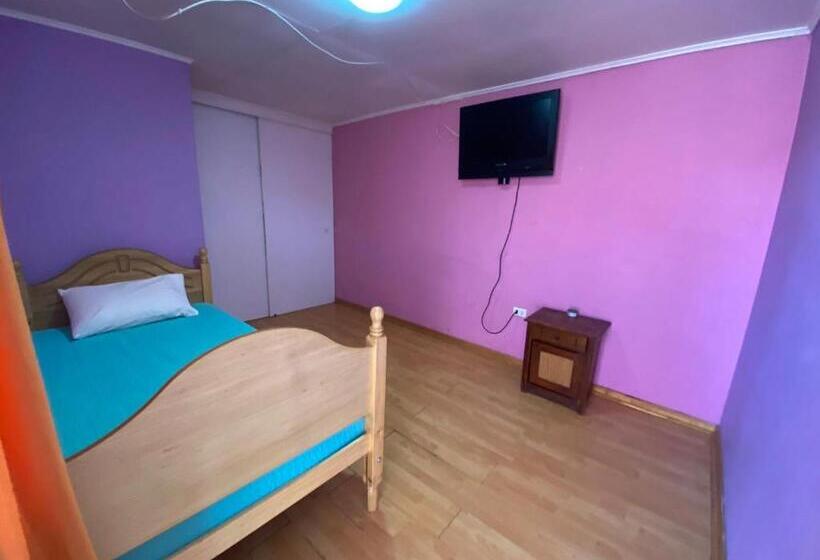اتاق استاندارد یک تخته با سرویس بهداشتی مشترک, Hostal F&p