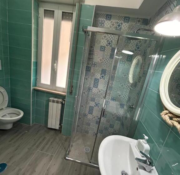 اتاق لوکس با بالکن, Starting Point Napoli