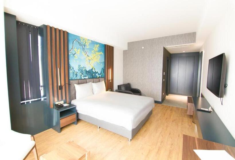 اتاق لوکس با تخت بزرگ, S Class Hotel Convention Center