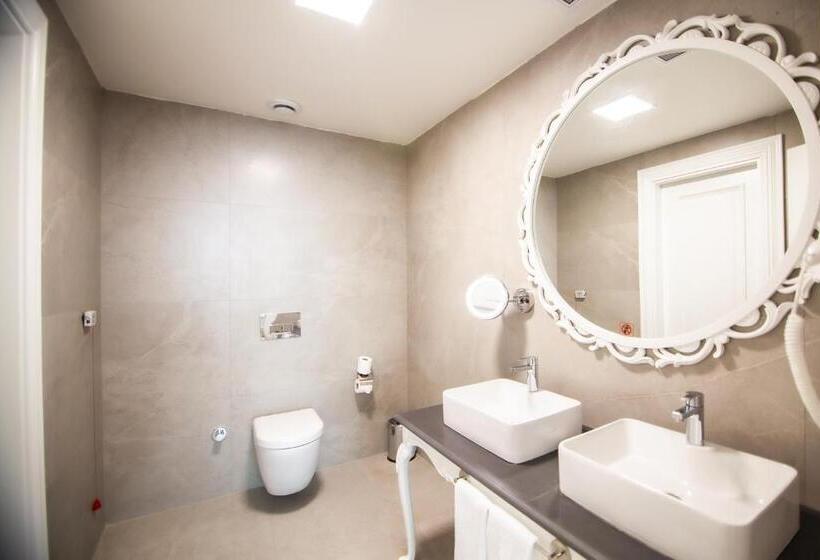 سوییت, S Class Hotel Convention Center