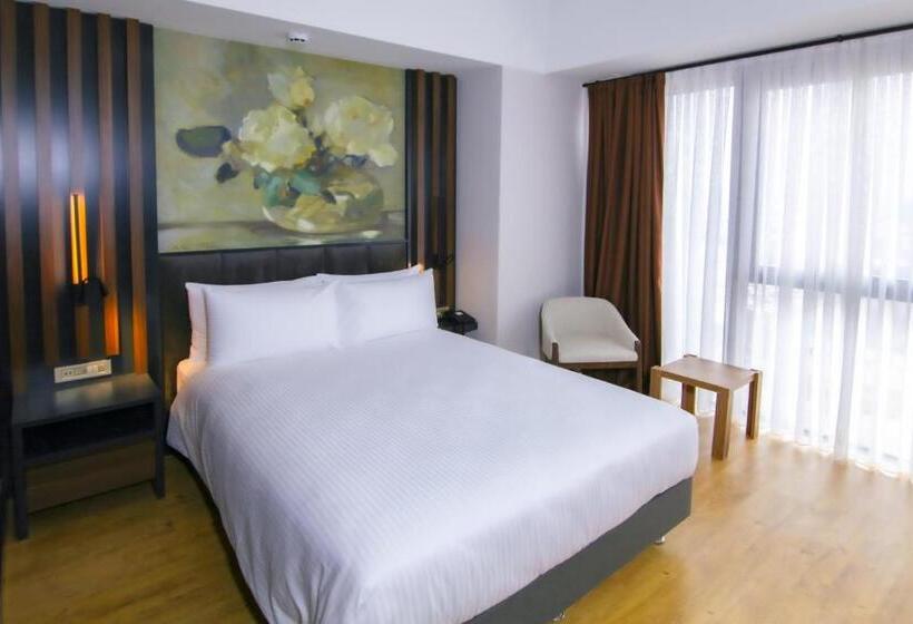 اتاق لوکس با تخت بزرگ, S Class Hotel Convention Center