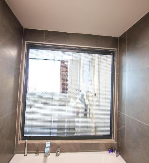 سوییت, S Class Hotel Convention Center