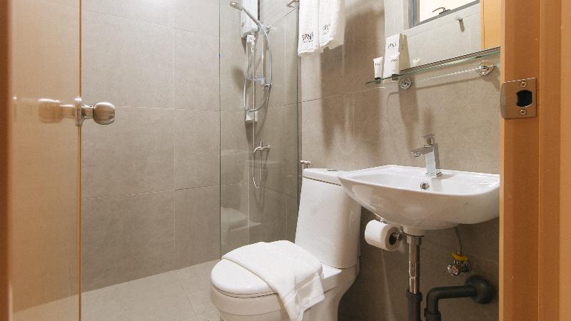 Deluxe Svit, Sans Hotel At One Jd Place Makati By Reddoorz