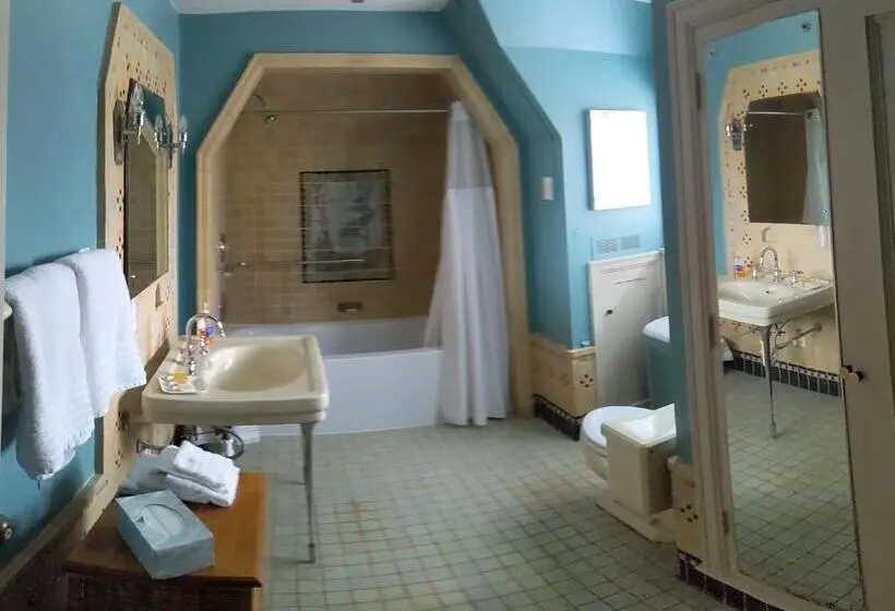 استودیوی لوکس, The Oaks B&b Hotel And Spiritual Center