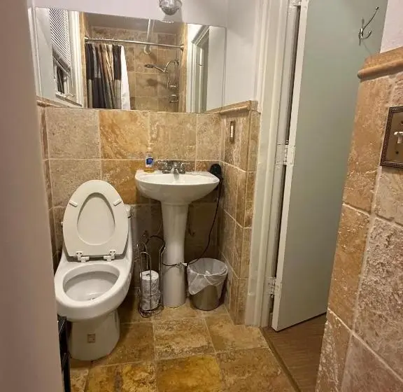 اتاق لوکس با تخت بزرگ, The Oaks B&b Hotel And Spiritual Center