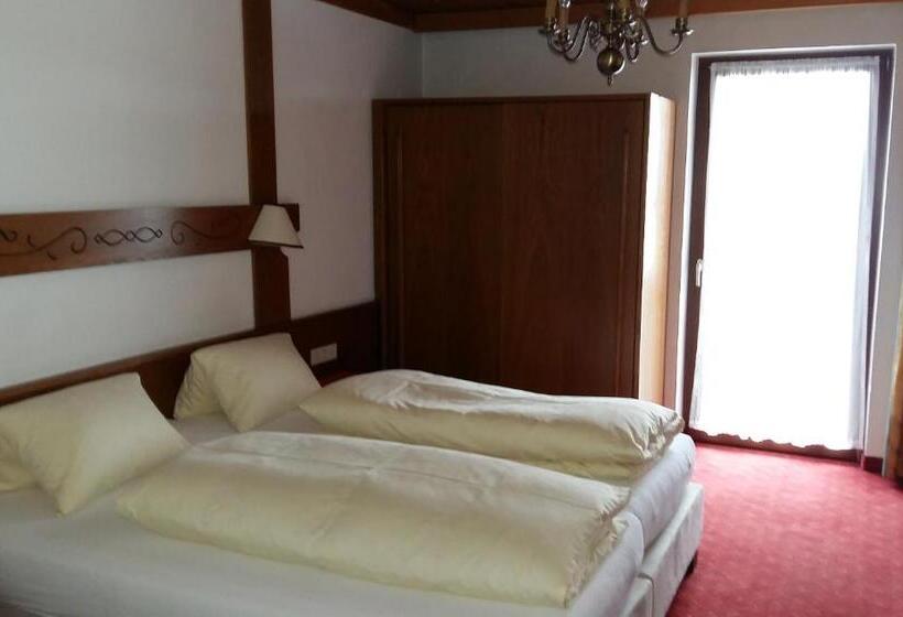 اتاق استاندارد سه تخته با بالکن, Gästehaus Maschler