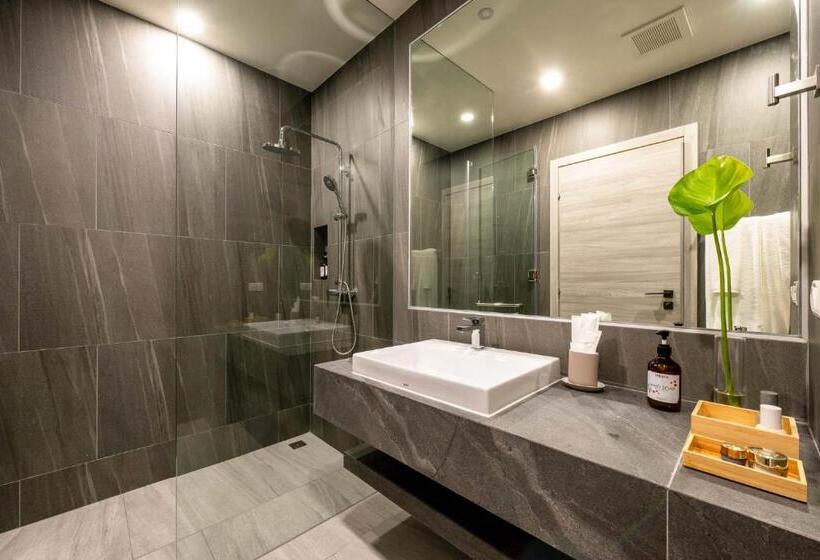 إستوديو قياسى, Homa Cherngtalay Phuket