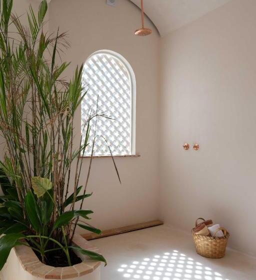 سوییت با استخر, Anat Tantric Boutique